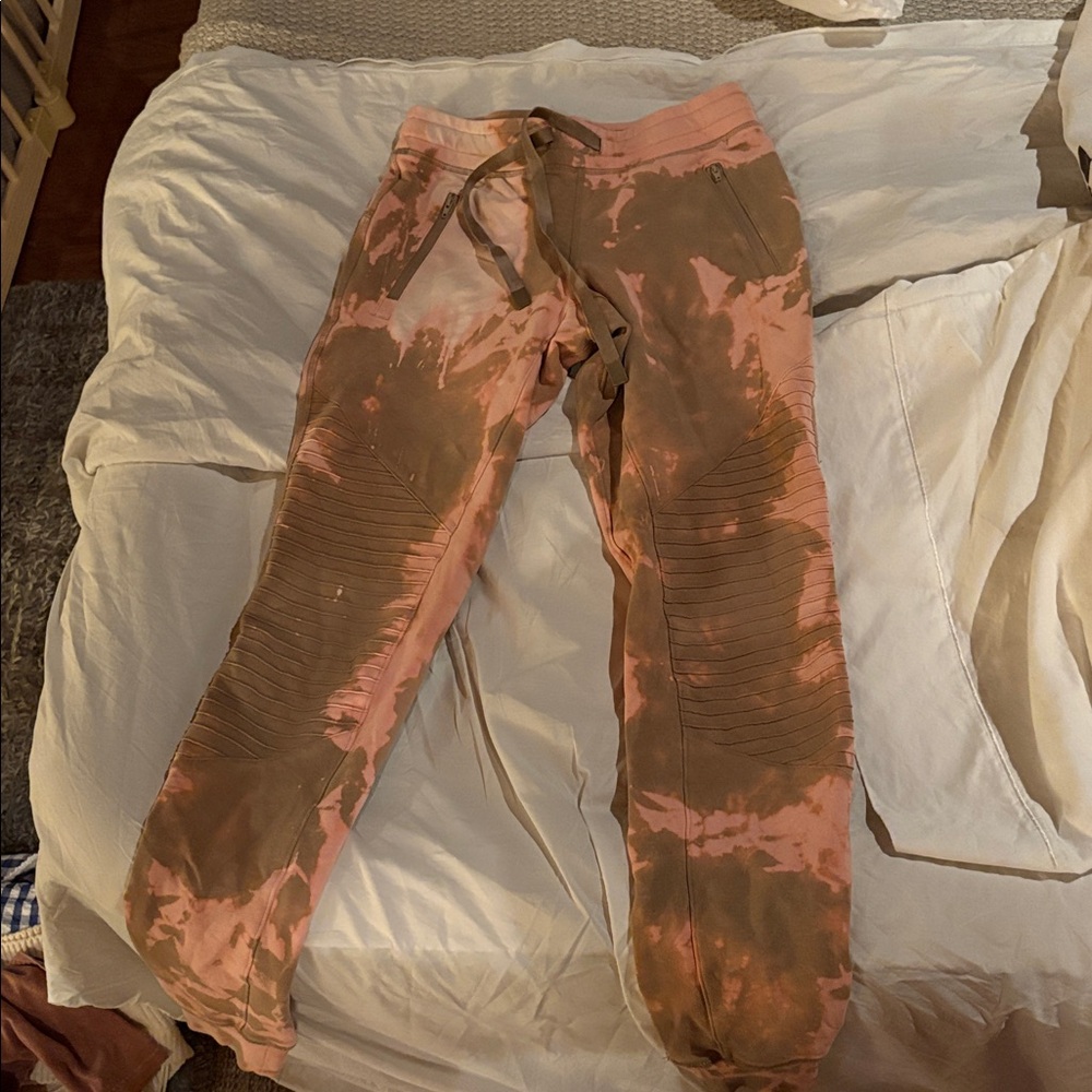 ALO Yoga Kids Pink and Brown Tie-Dye Joggers